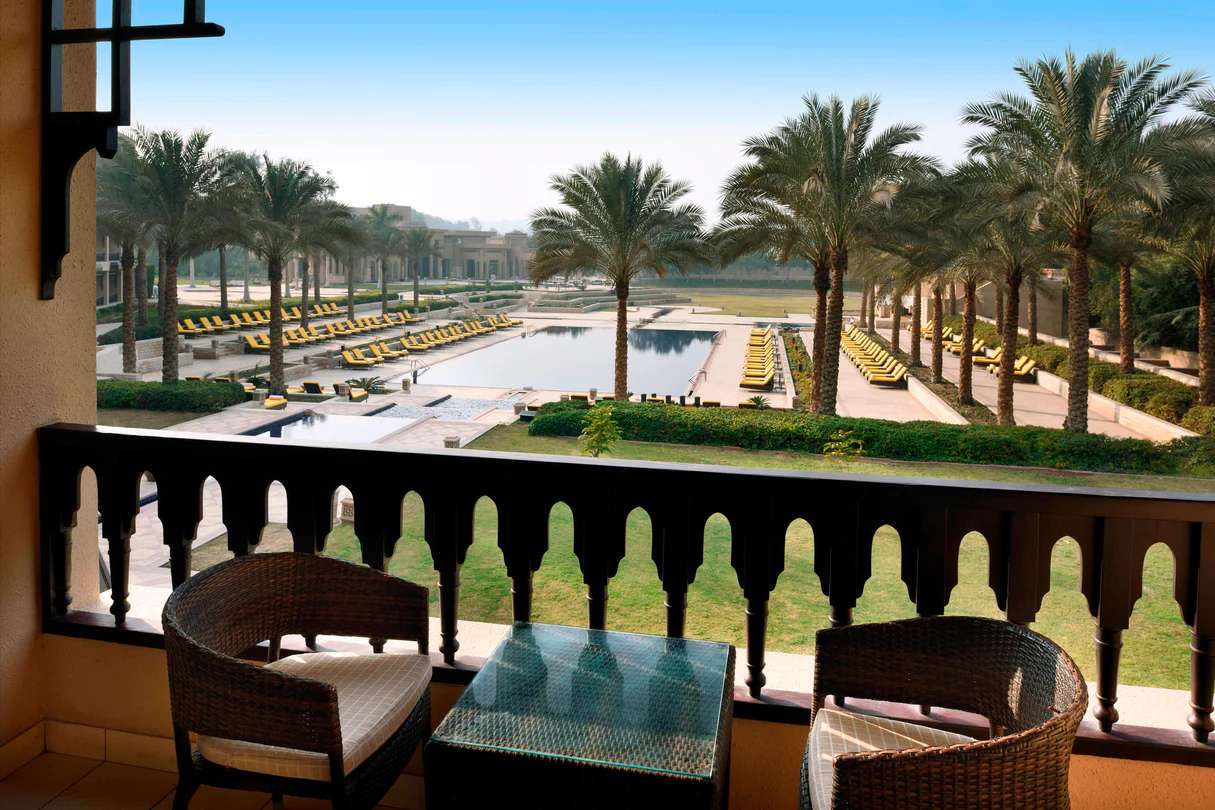hotel-img